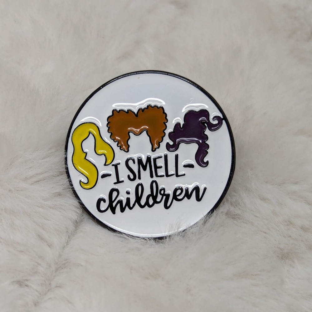 Hocus Pocus I Smell Children Halloween Movie Enamel Pin